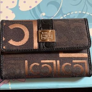 Go with everything wallet.